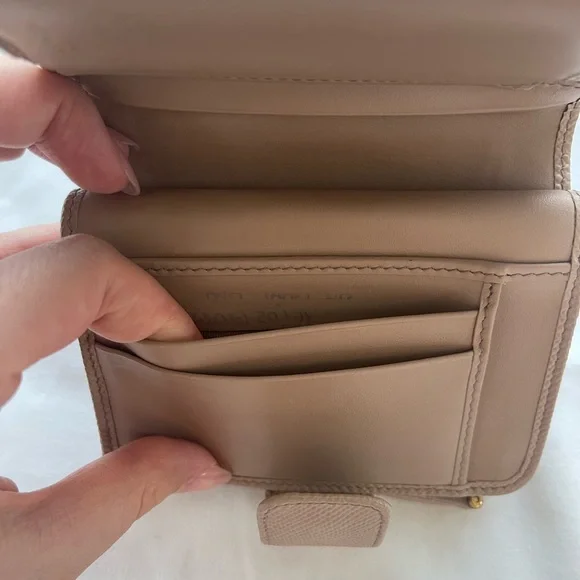 PRADA WOMEN WALLET USED